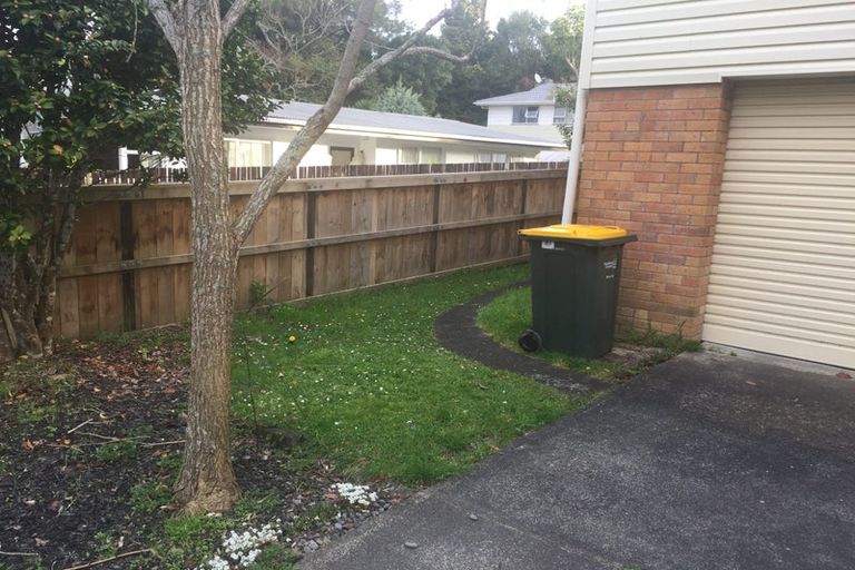 Photo of property in 1/28 Sequoia Place, Sunnynook, Auckland, 0620
