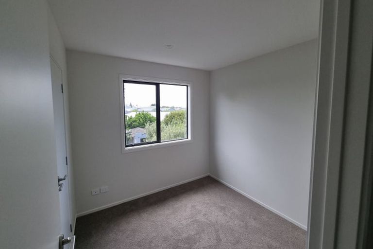 Photo of property in 64e Buscomb Avenue, Henderson, Auckland, 0610