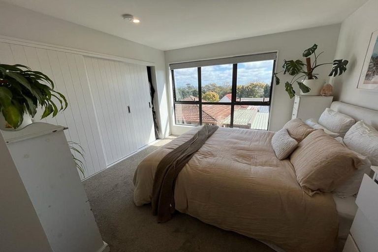 Photo of property in 4/60 Highland Drive, Highland Park, Auckland, 2010