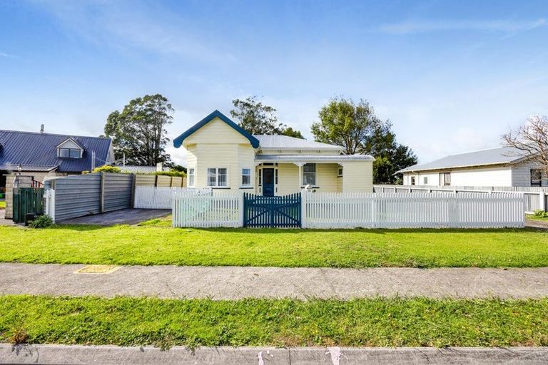Photo of property in 15 Weld Street, Normanby, Hawera, 4614