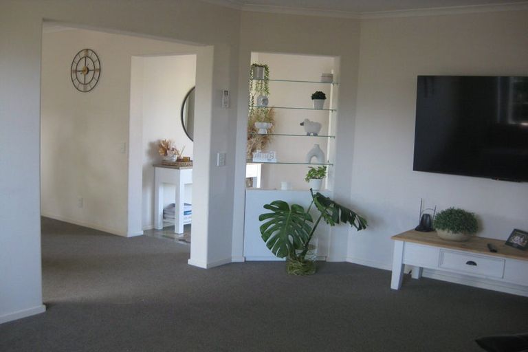 Photo of property in 39 Delmont Close, East Tamaki Heights, Auckland, 2016