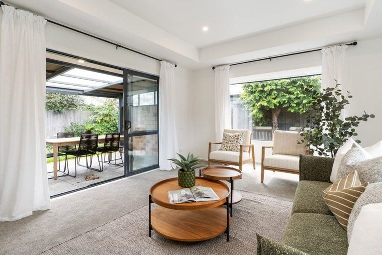 Photo of property in 18 Mollymawk Place, Woolston, Christchurch, 8023