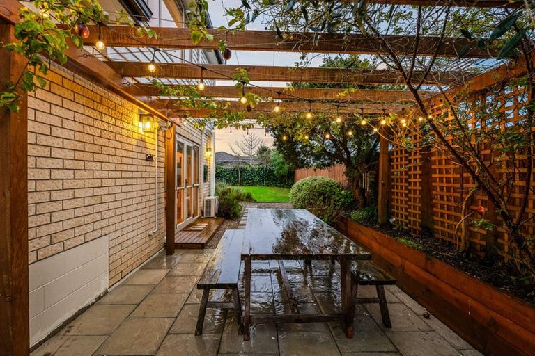 Photo of property in 3 Zefiro Drive, Massey, Auckland, 0614