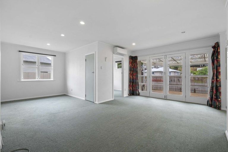 Photo of property in 6 Jenks Street, Foxton, 4814