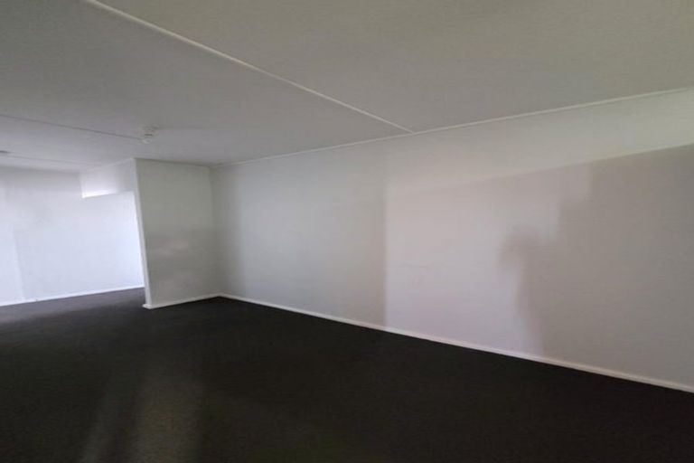 Photo of property in 29 Marine Parade, Bluff Hill, Napier, 4110