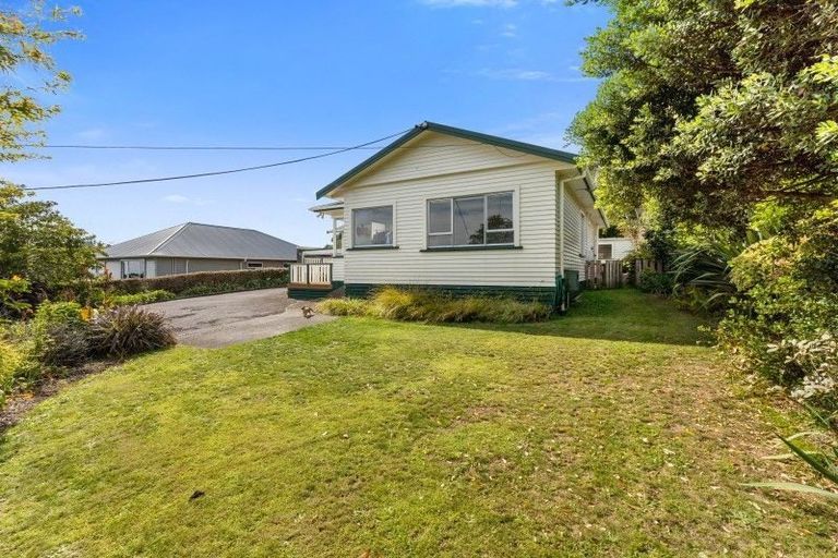 Photo of property in 41 Queens Road, Glen Avon, New Plymouth, 4312