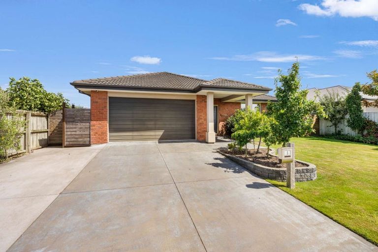 Photo of property in 9 Cunneen Place, Aidanfield, Christchurch, 8025