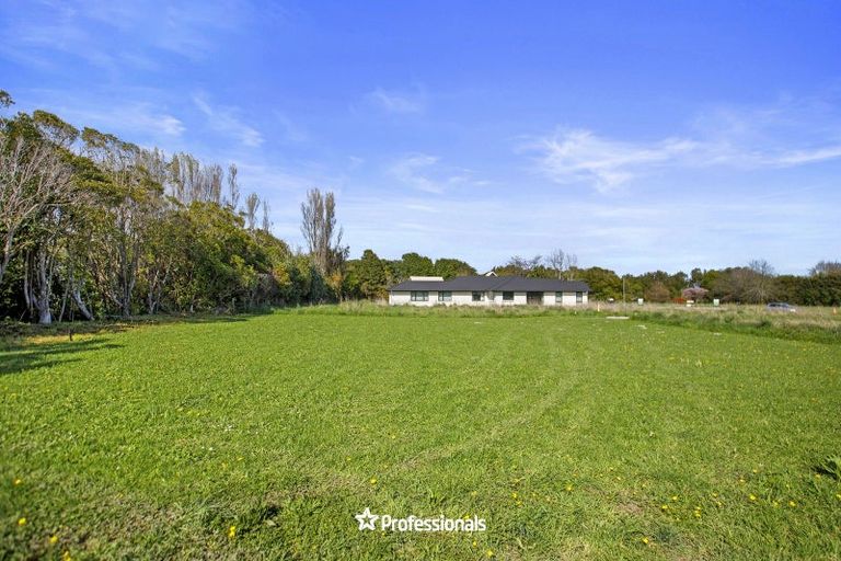 Photo of property in 13 Te Awahohonu Lane, Otaki, 5512