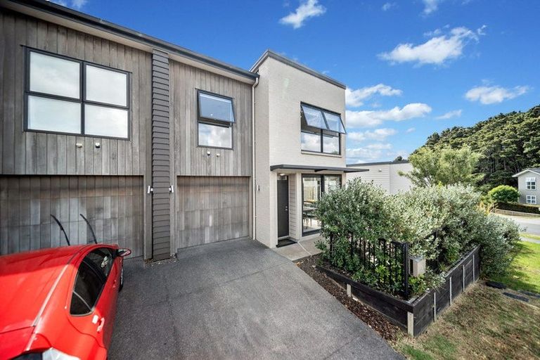 Photo of property in 37 Matairangi Avenue, Totara Heights, Auckland, 2105
