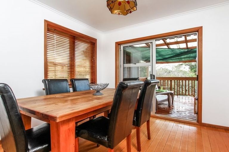 Photo of property in 12 Cron Avenue, Te Atatu South, Auckland, 0610