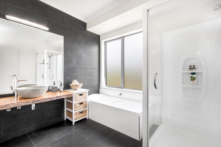 Photo of property in 50 Mark Ball Drive, Pokeno, 2402