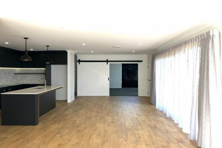 Photo of property in 8 Fetter Lane, Paerata, 2124