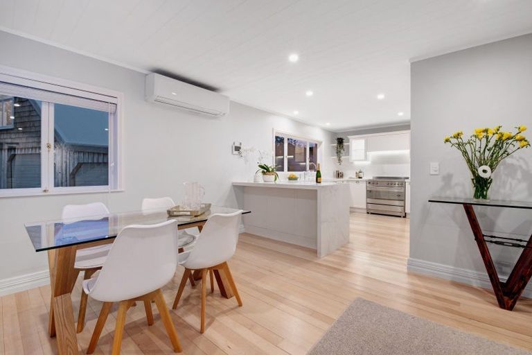 Photo of property in 23 Motuora Road, Manly, Whangaparaoa, 0930