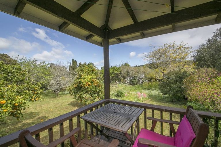 Photo of property in 18 School Road, Riverhead, 0820