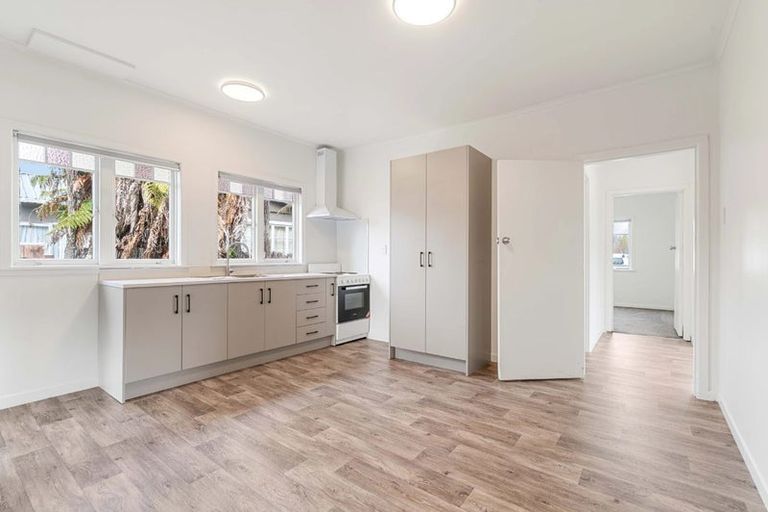 Photo of property in 13 Lee Road, Hannahs Bay, Rotorua, 3010