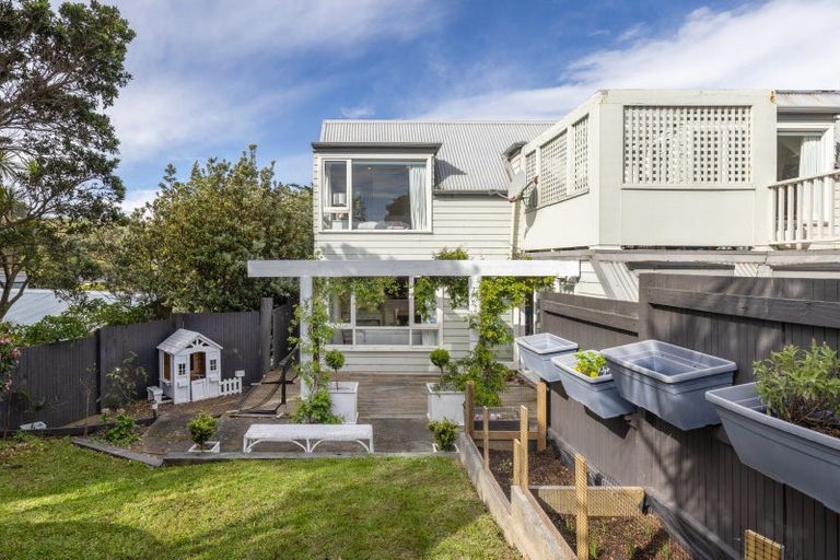 Photo of property in 38 Whanake Street, Titahi Bay, Porirua, 5022