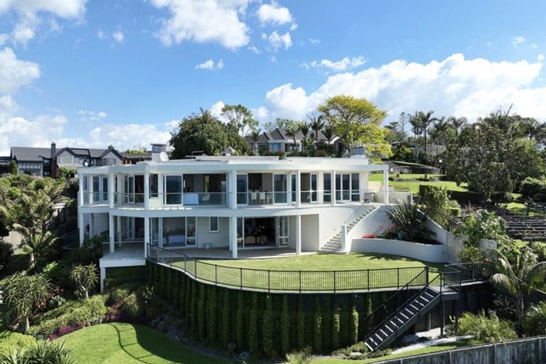 Photo of property in 10 Colleen Court, Cockle Bay, Auckland, 2014