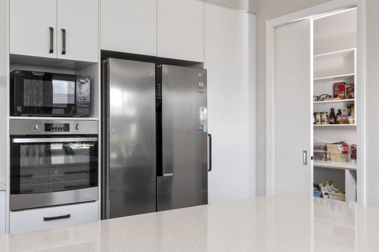 Photo of property in 31 Kayelene Place, Omokoroa, 3114