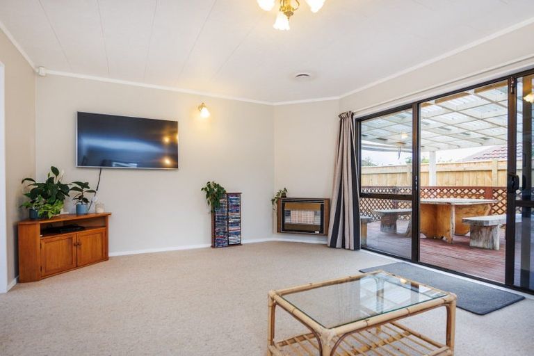 Photo of property in 46 Chatsworth Place, Highbury, Palmerston North, 4412