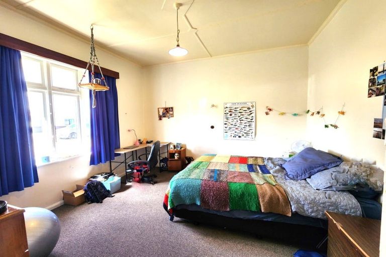 Photo of property in 24 Mcgiffert Street, Palmerston North, 4410