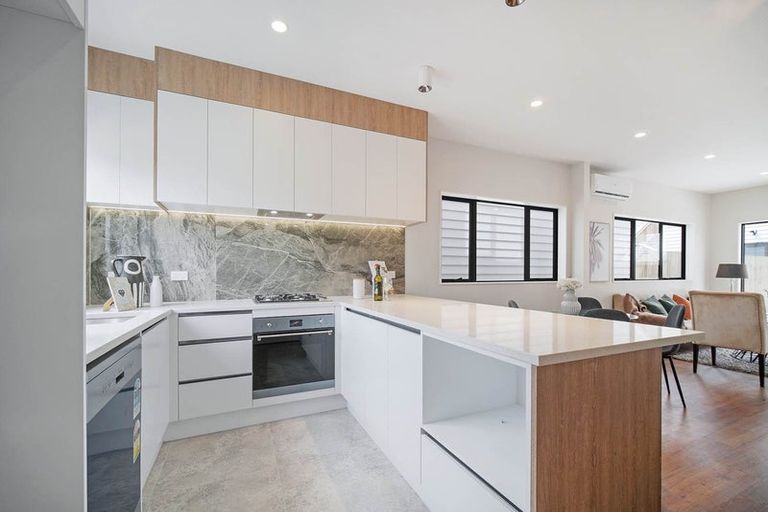 Photo of property in 105b Grove Road, Papakura, 2110