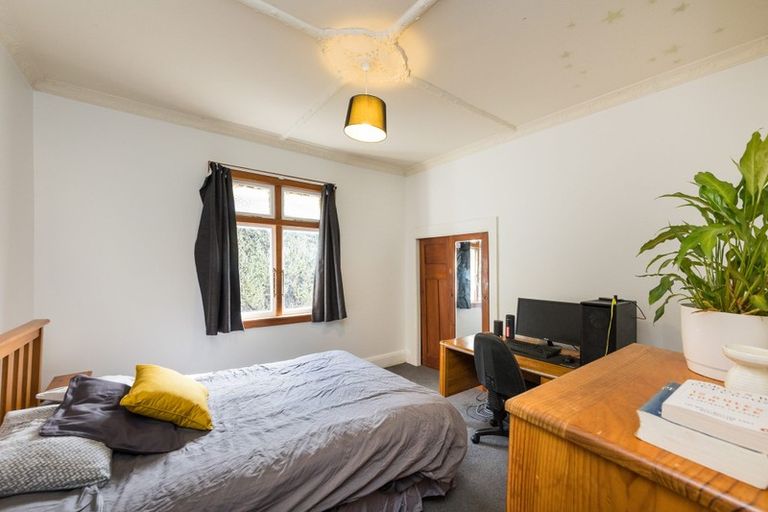 Photo of property in 15 Kingswood Street, Takaro, Palmerston North, 4412