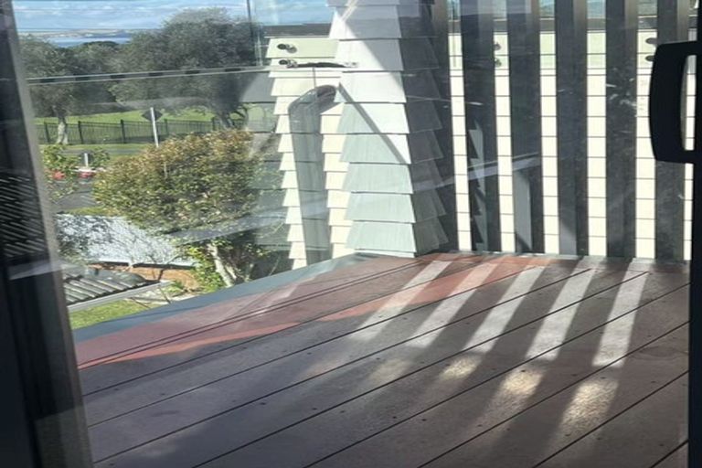 Photo of property in 1 Rae Road, Campbells Bay, Auckland, 0620