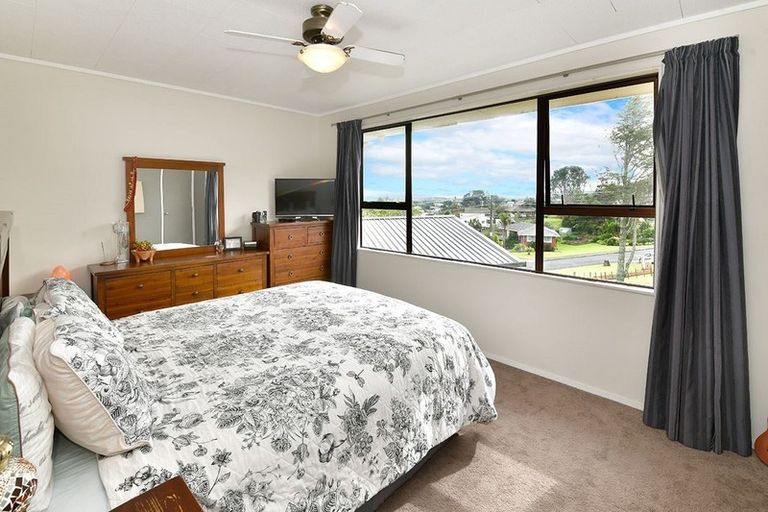 Photo of property in 22 Hand Road, Helensville, 0800