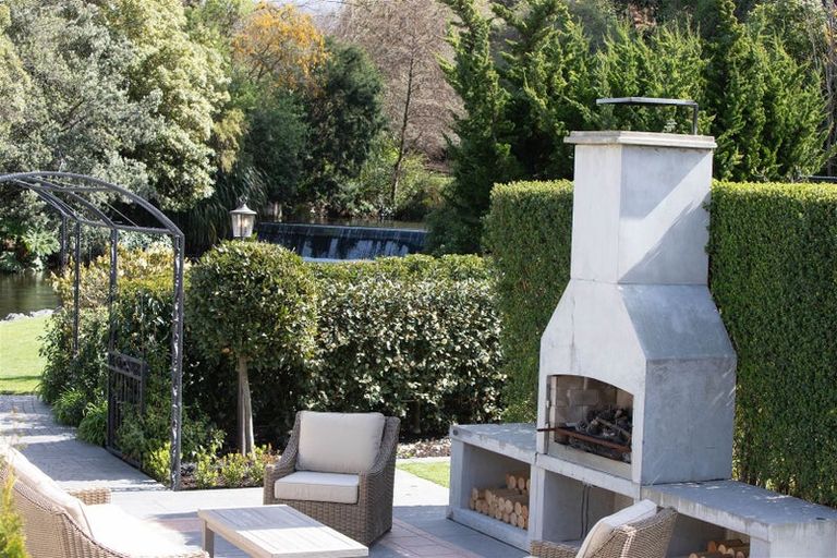 Photo of property in 8 Wood Lane, Fendalton, Christchurch, 8014