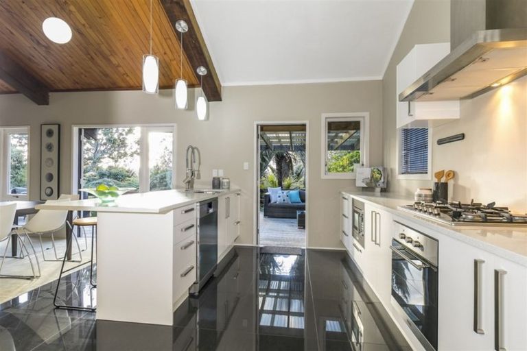 Photo of property in 25 Pemberton Avenue, Bayview, Auckland, 0629