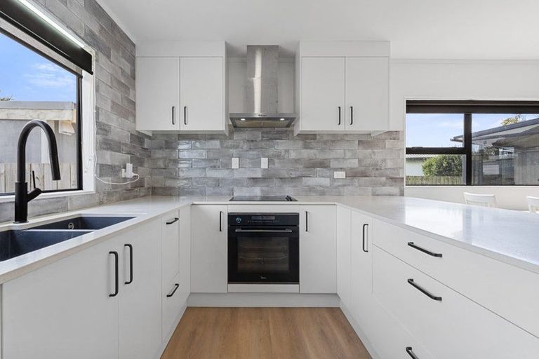 Photo of property in 129 Florence Avenue, Orewa, 0931