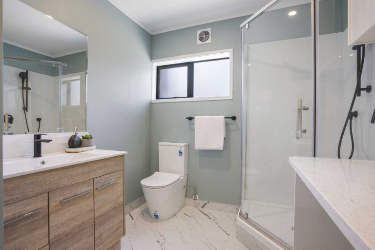 Photo of property in 56 Walworth Avenue, Pakuranga Heights, Auckland, 2010