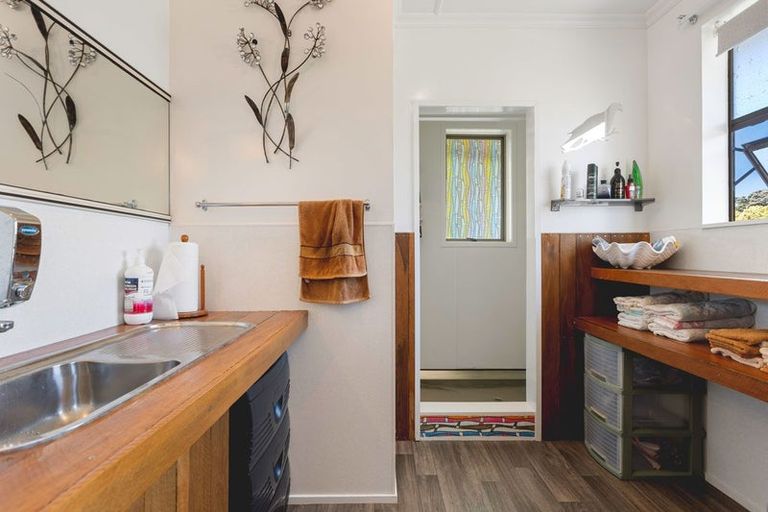 Photo of property in 9 Roy Terrace, Moturoa, New Plymouth, 4310