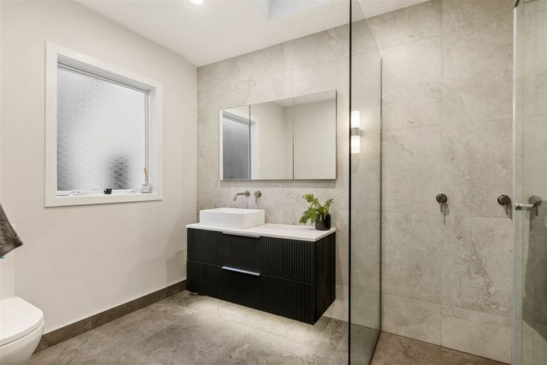 Photo of property in 4 Kitewaho Road, Swanson, Auckland, 0816