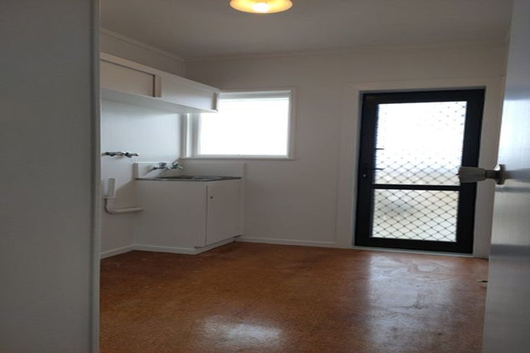 Photo of property in 80 Beechdale Crescent, Pakuranga Heights, Auckland, 2010