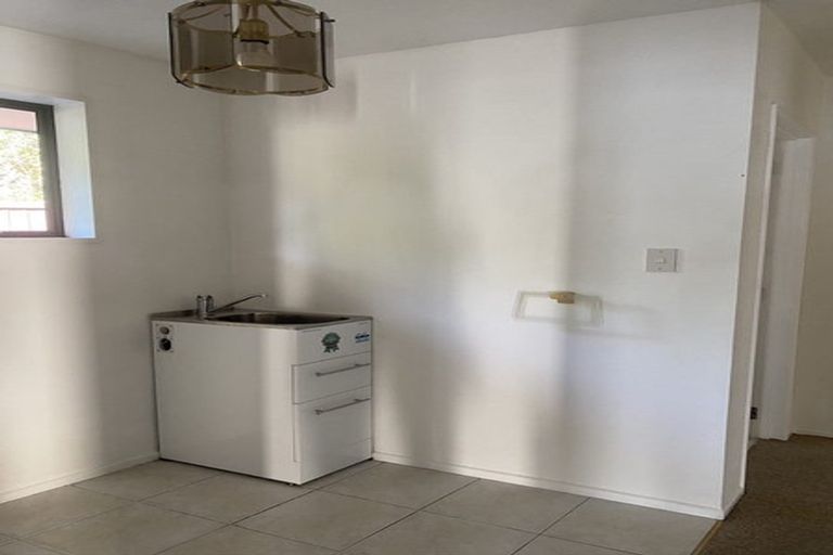 Photo of property in 20 Taupata Street, Redcliffs, Christchurch, 8081