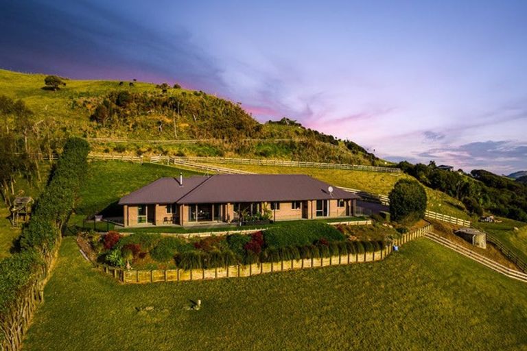 Photo of property in 92 Taiapa Valley Road, Muriwai, Waimauku, 0881