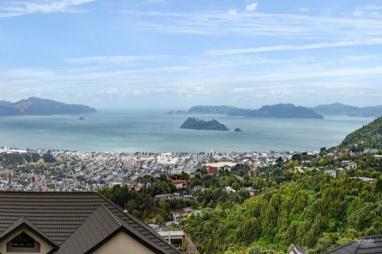 Photo of property in 25 Arahiwi Grove, Tirohanga, Lower Hutt, 5010