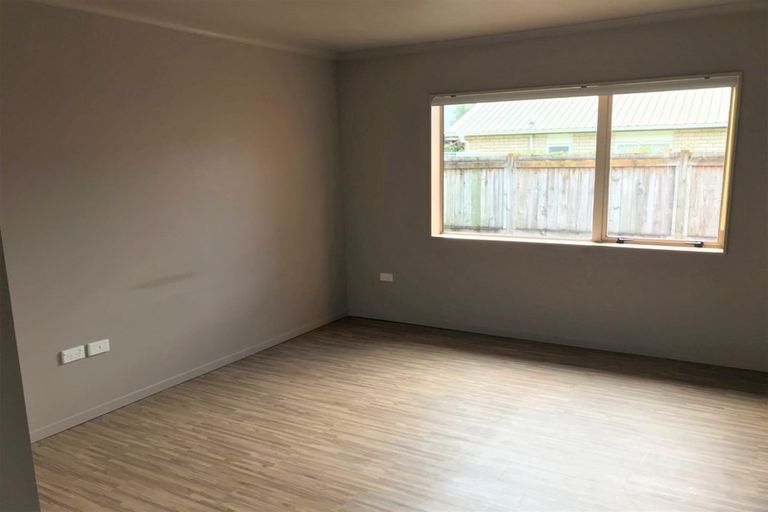 Photo of property in 26 Moulton Street, Moturoa, New Plymouth, 4310