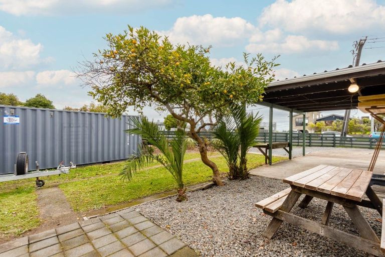 Photo of property in 89 Martin Road, Paraparaumu Beach, Paraparaumu, 5032