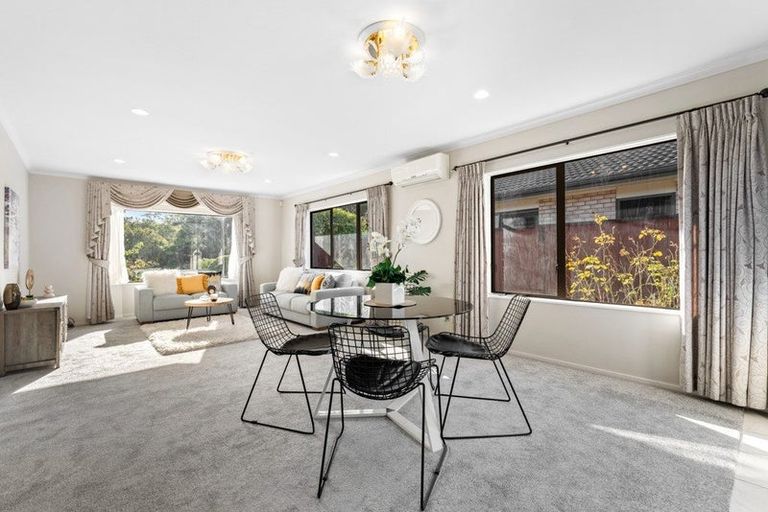 Photo of property in 52 Brookwood Drive, Henderson, Auckland, 0612