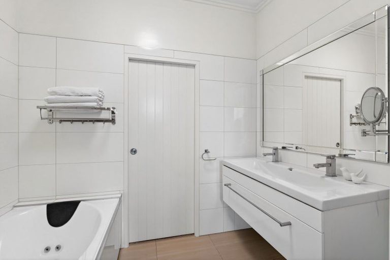 Photo of property in 1 Vulcan Lane, Ahuriri, Napier, 4110