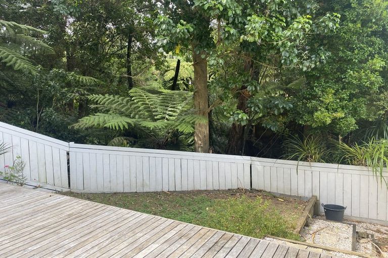 Photo of property in 2/147 Spinella Drive, Bayview, Auckland, 0629