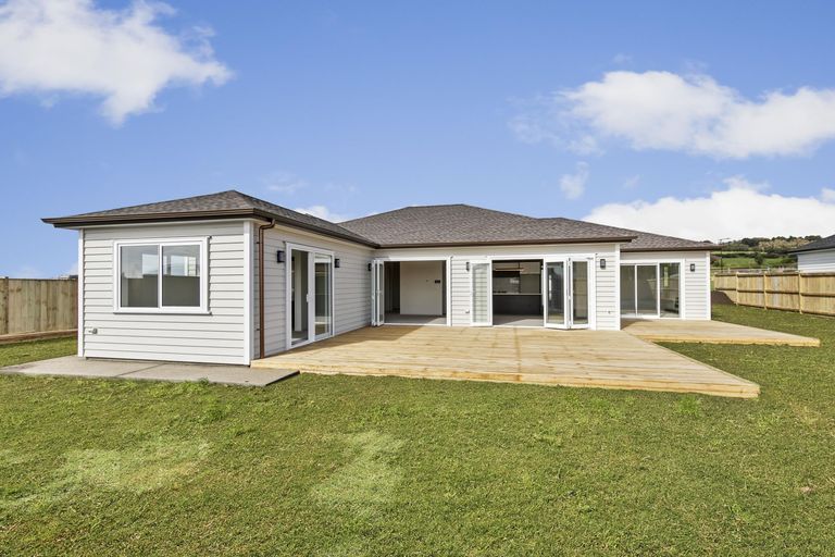 Photo of property in 51 Sunset Road, Totara Vale, Auckland, 0632