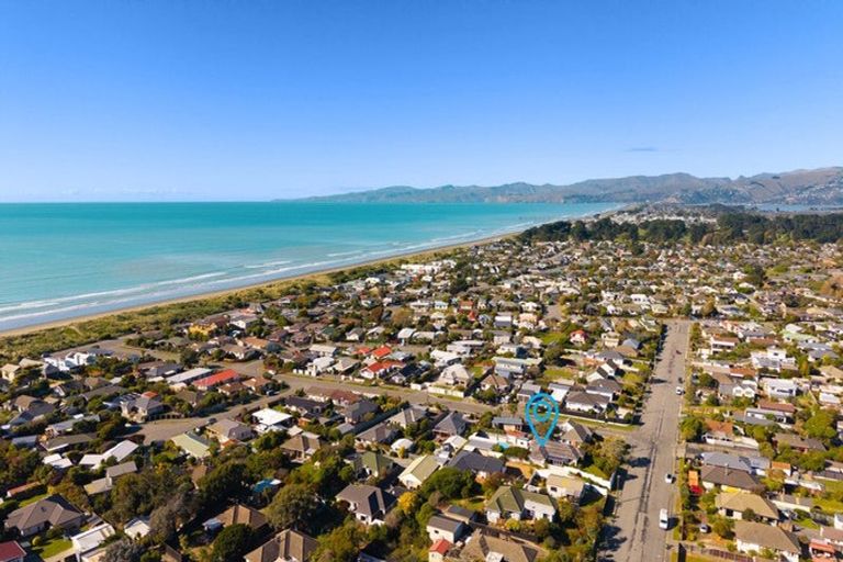 Photo of property in 33 Britannia Street, North New Brighton, Christchurch, 8083