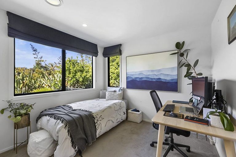 Photo of property in 2/31 Links Drive, Waiwhakaiho, New Plymouth, 4312