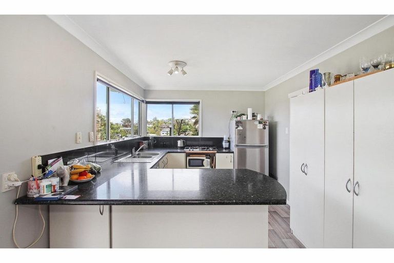 Photo of property in 2/57 Coronation Road, Hillcrest, Auckland, 0627