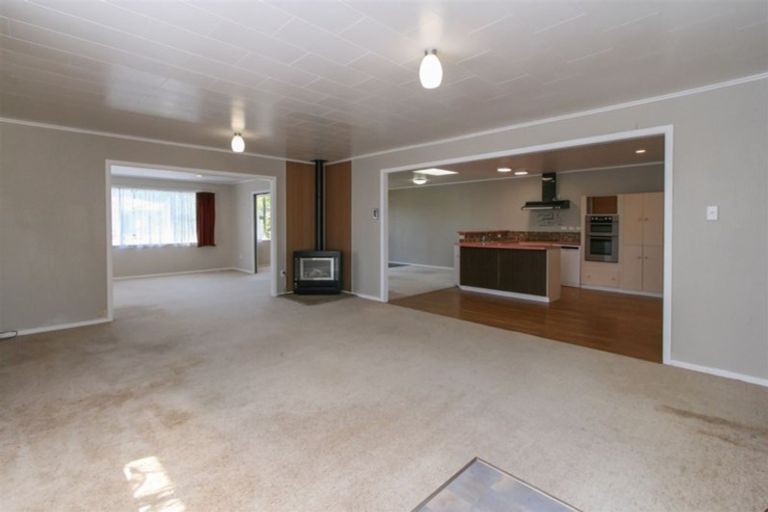 Photo of property in 14 Nikau Street, Inglewood, 4330