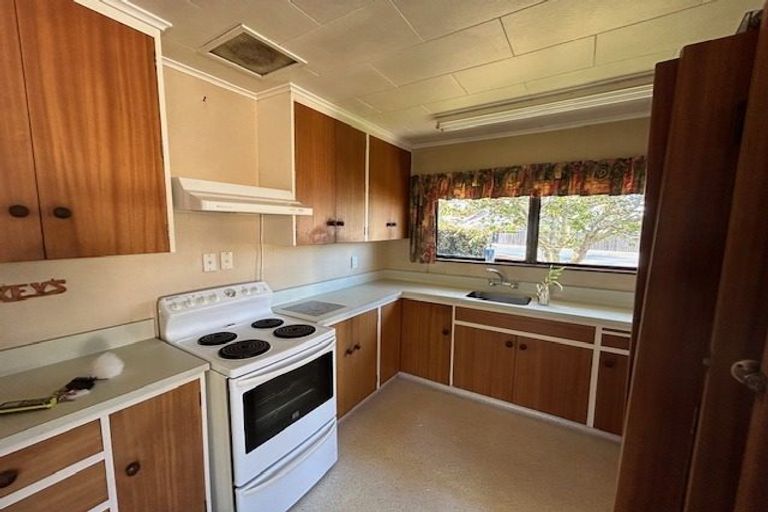 Photo of property in 1 Waverley Street, Waipawa, 4210