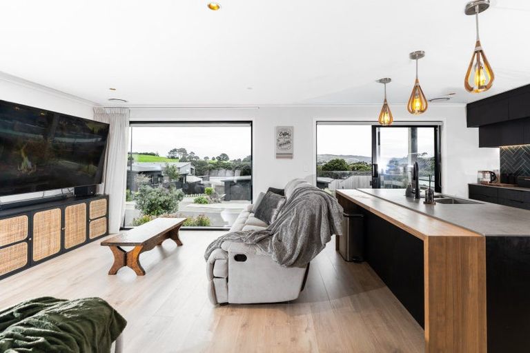 Photo of property in 31 Omahina Street, Raglan, 3225